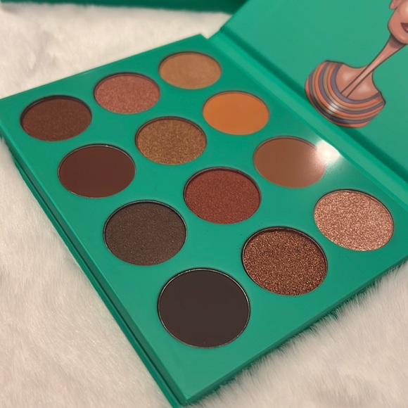 NEW Juvia’s Place The Nubian Pressed Pigment and Eyeshadow Palette - Picture 2 of 7